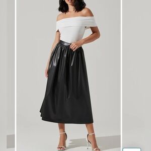 ASTR The Label Diandra Faux Leather High Waist Midi Skirt Black L NWT